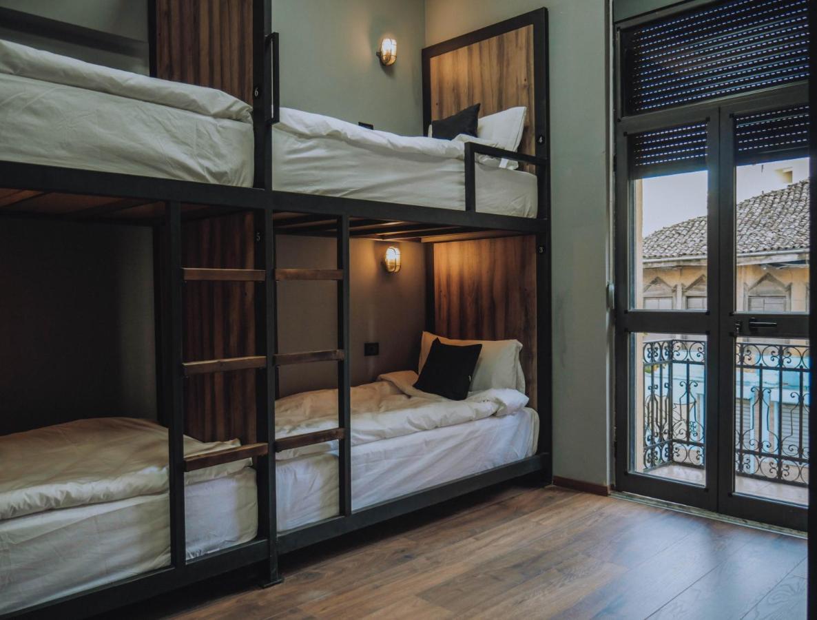 The Maze Hostel Tirana Buitenkant foto