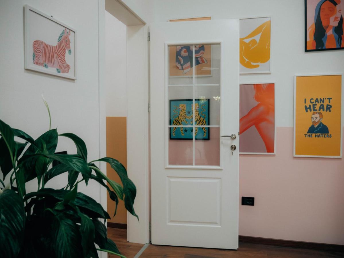 The Maze Hostel Tirana Buitenkant foto